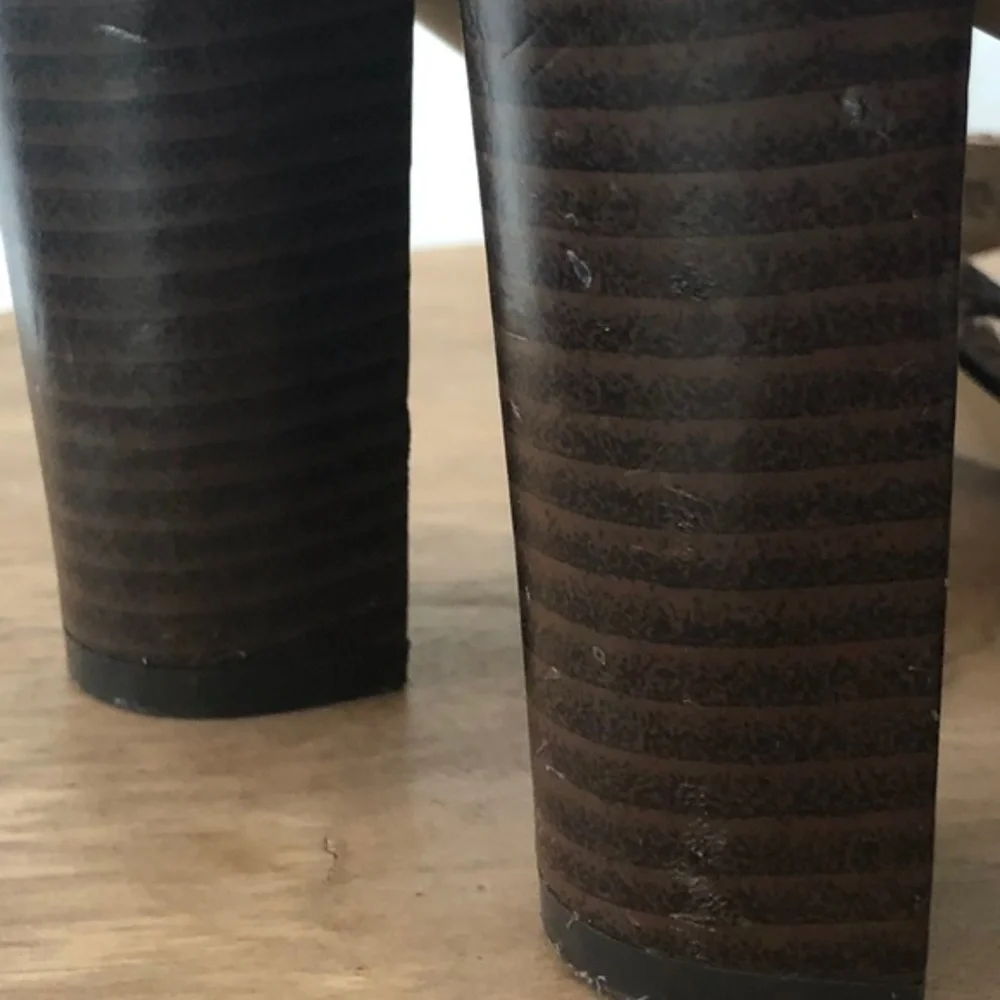 Ann Taylor‎ Factory Faux Snakeskin Strappy Block Heel Sandals - Size 7.5 M - Picture 7 of 10